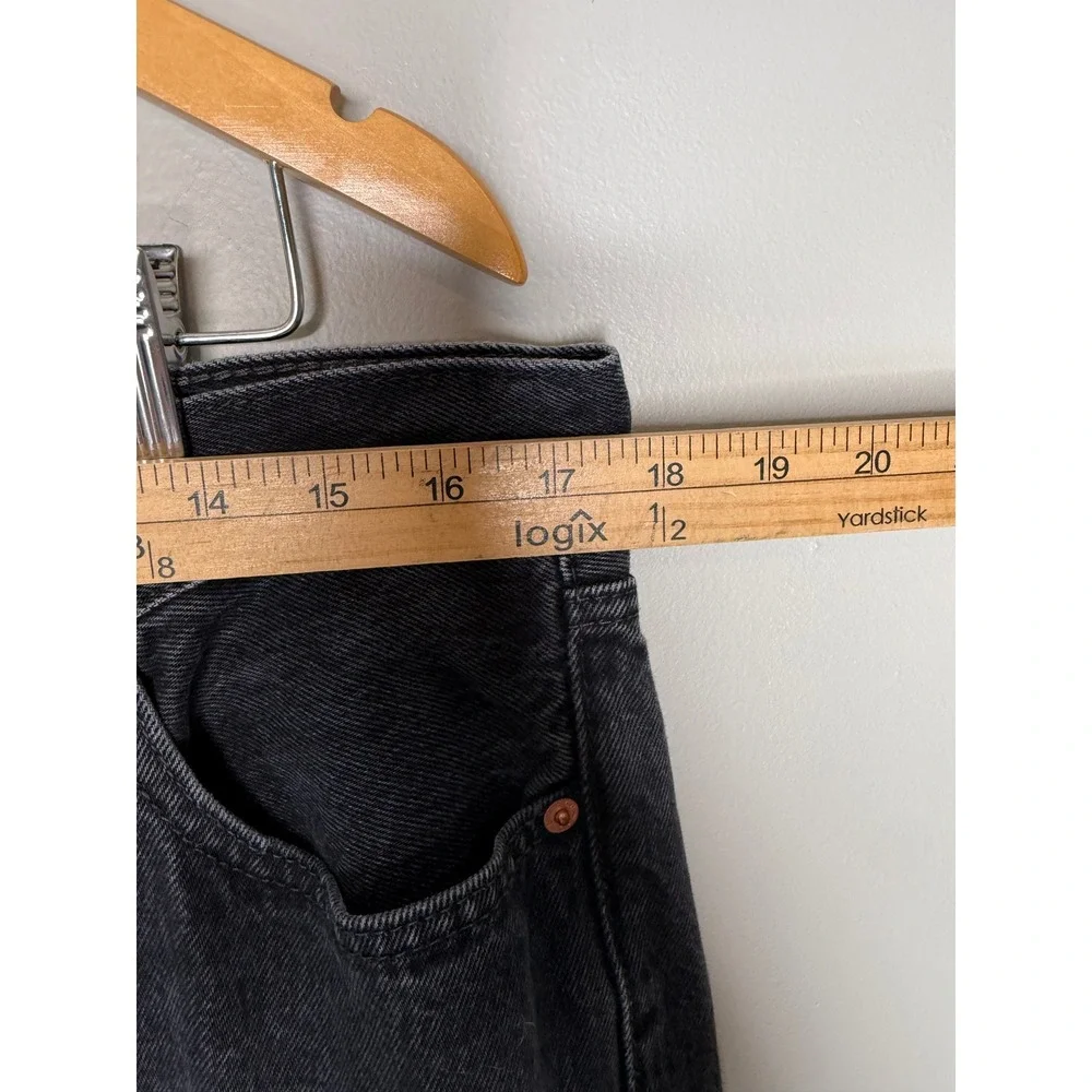 Vintage Levis 501 Button Fly Jeans 36x30 Black Faded Denim Straight Leg Mens